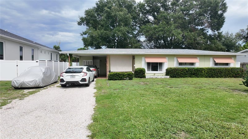 7485 17th St N, St Petersburg, FL 33702