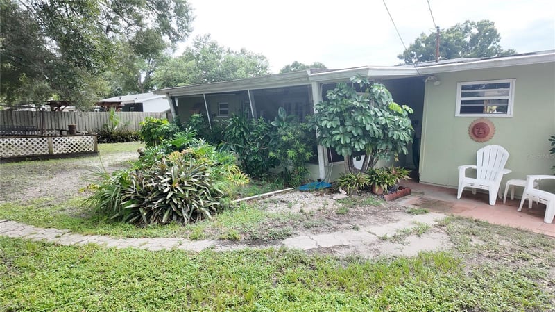 7485 17th St N, St Petersburg, FL 33702