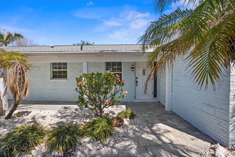 10001 S Yacht Club Dr, Treasure Island, FL 33706