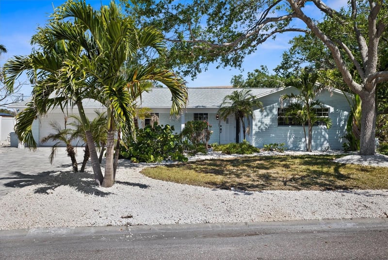 10001 S Yacht Club Dr, Treasure Island, FL 33706