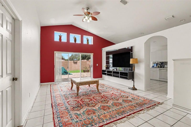 1102 Vinetree Dr, Brandon, FL 33510