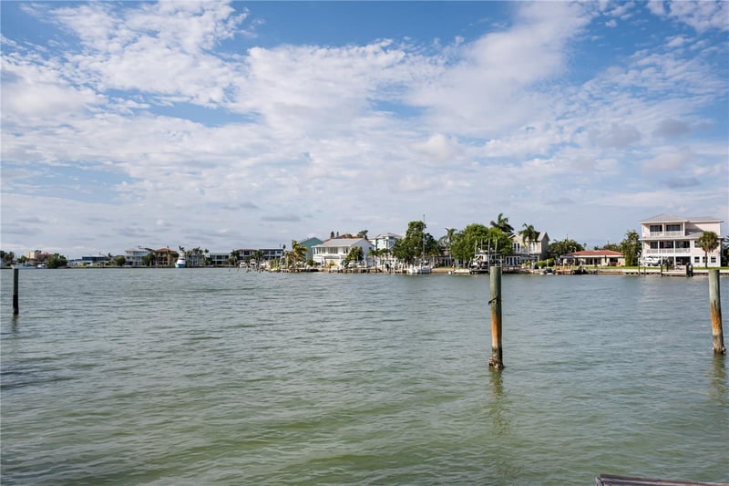 14035 E Parsley Dr, Madeira Beach, FL 33708