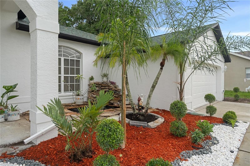 3239 Glenwood Cir, Holiday, FL 34691