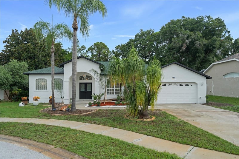3239 Glenwood Cir, Holiday, FL 34691