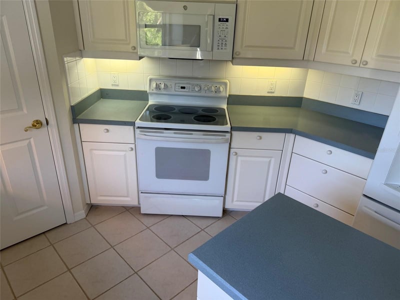 9250 NW 13th Avenue Cir, Bradenton, FL 34209