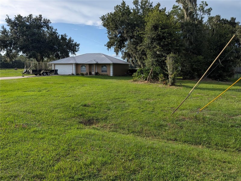 510 Cloverleaf Dr, Lithia, FL 33547