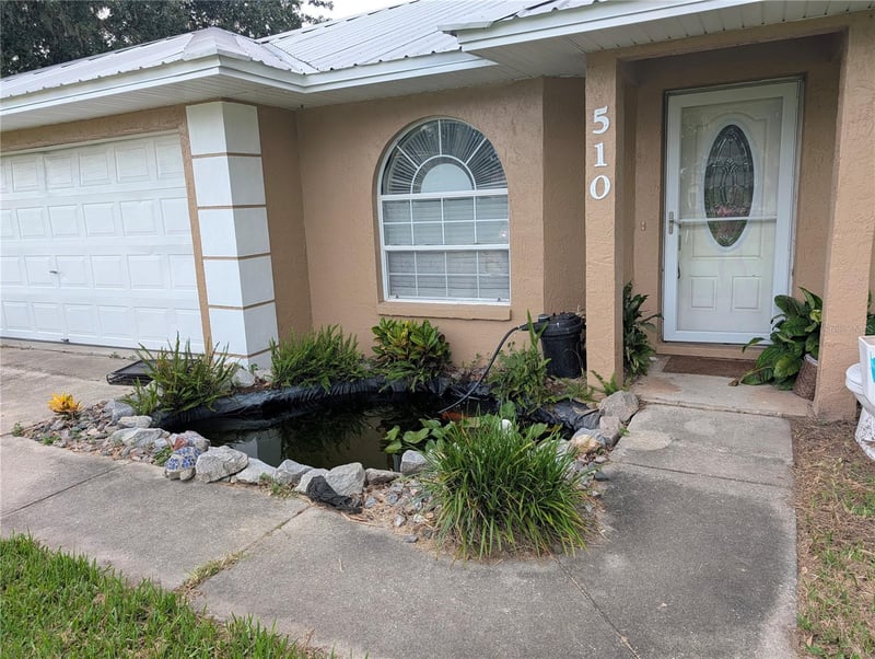 510 Cloverleaf Dr, Lithia, FL 33547
