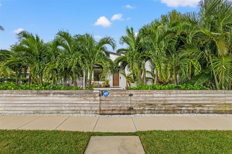 4043 7th Ave N, St Petersburg, FL 33713