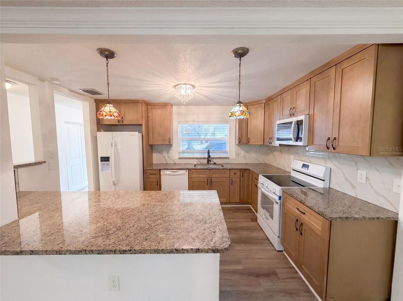 5122 Bay Blvd, Port Richey, FL 34668