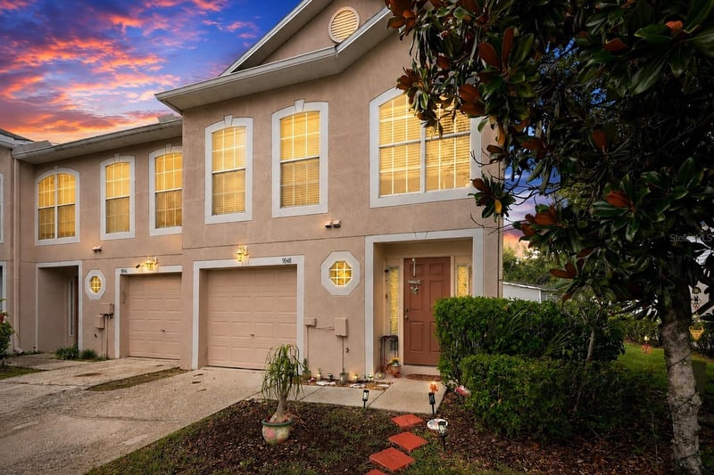 9848 Ashburn Lake Dr, Tampa, FL 33610