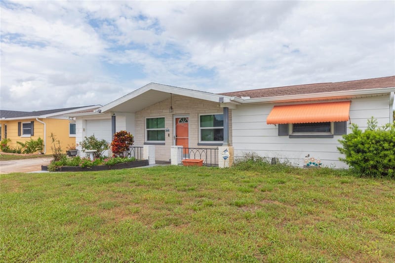 1447 Weyford Ln, Holiday, FL 34691