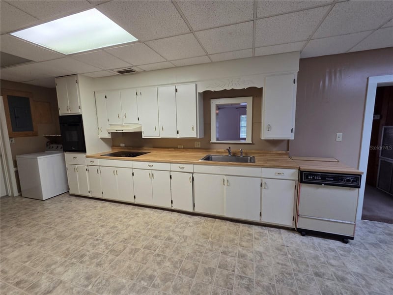 32553 Michigan Ave, San Antonio, FL 33576