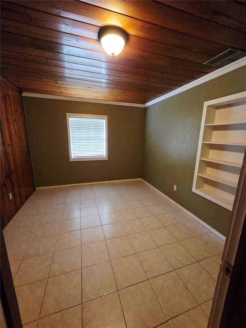 32553 Michigan Ave, San Antonio, FL 33576