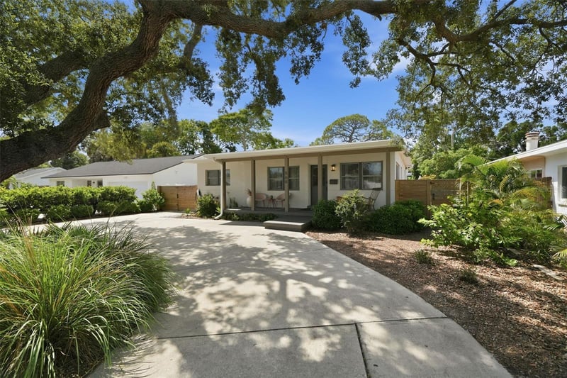 560 62nd Ave S, St Petersburg, FL 33705