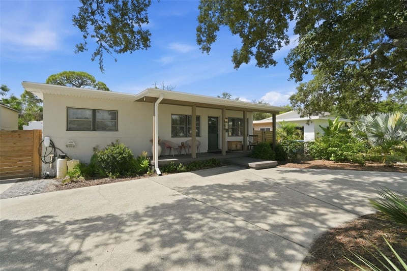 560 62nd Ave S, St Petersburg, FL 33705