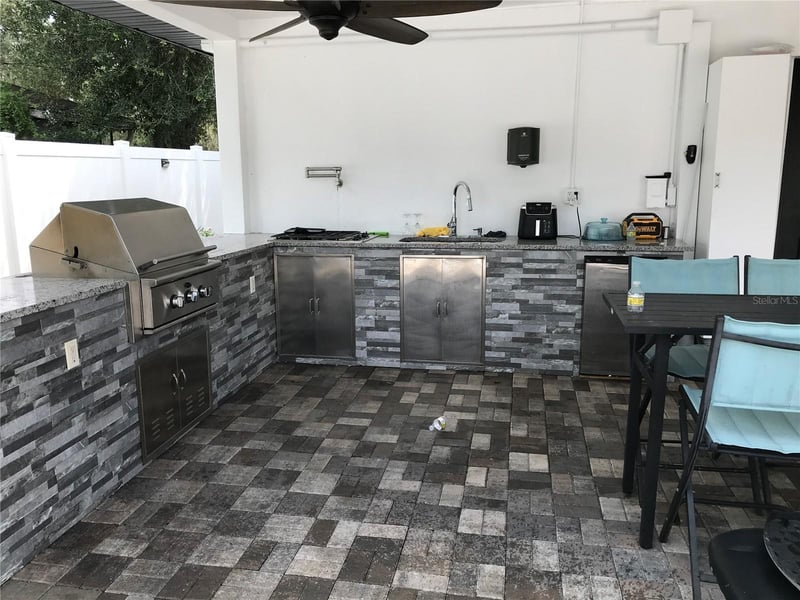 6908 N 21st St, Tampa, FL 33610