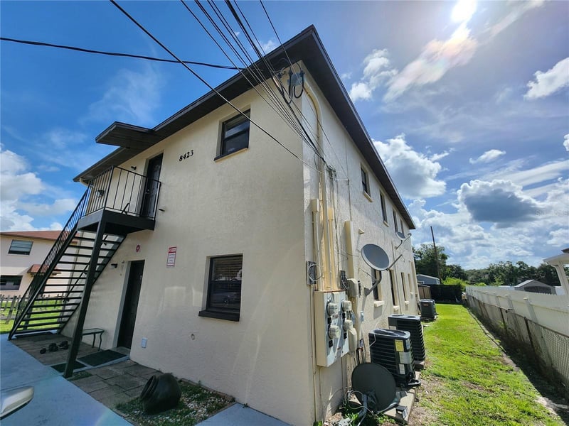 8423 N Manhattan Ave, Tampa, FL 33614
