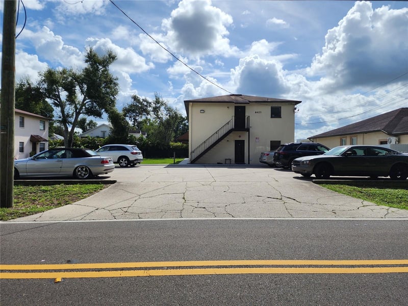 8423 N Manhattan Ave, Tampa, FL 33614