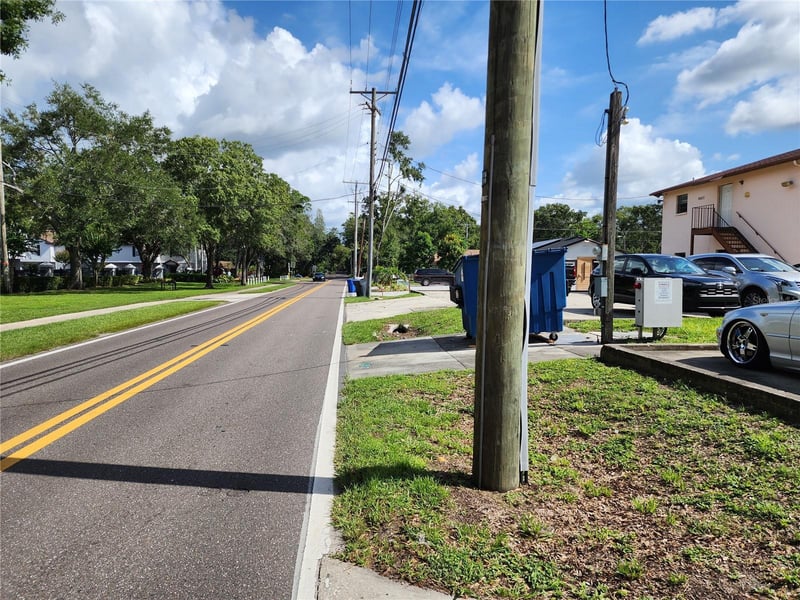 8423 N Manhattan Ave, Tampa, FL 33614