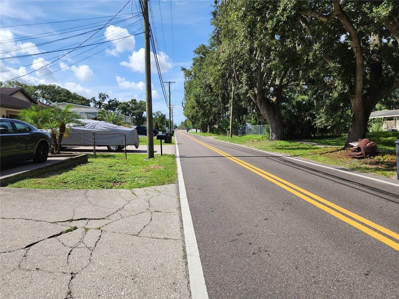 8423 N Manhattan Ave, Tampa, FL 33614
