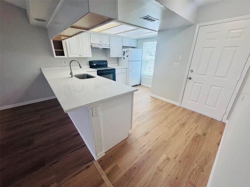 5151 Gainsville Dr, Temple Terrace, FL 33617