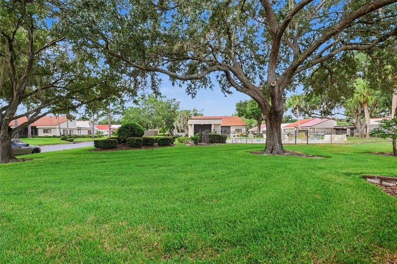 108 Seville Ct N, Plant City, FL 33566