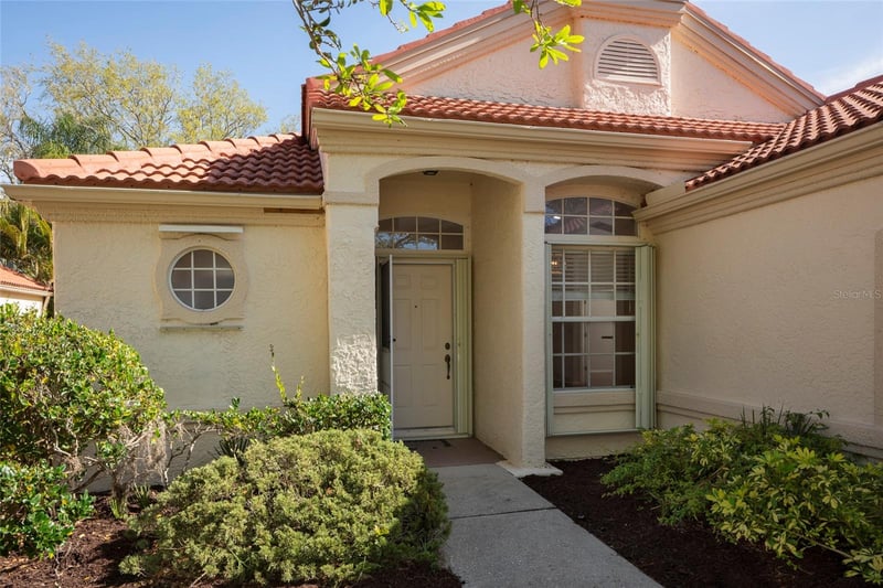 717 Lighthouse Dr, Tarpon Springs, FL 34689
