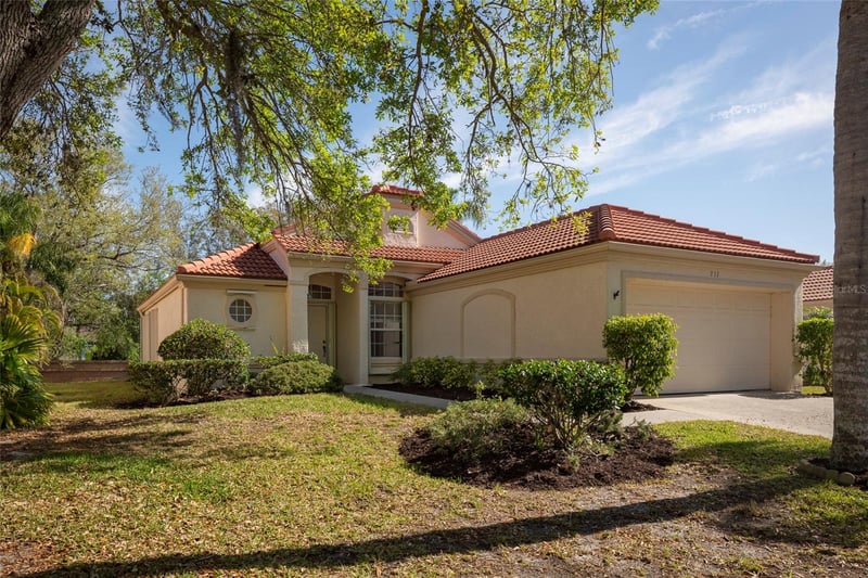 717 Lighthouse Dr, Tarpon Springs, FL 34689