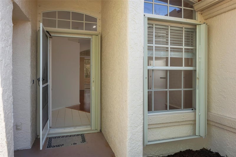 717 Lighthouse Dr, Tarpon Springs, FL 34689