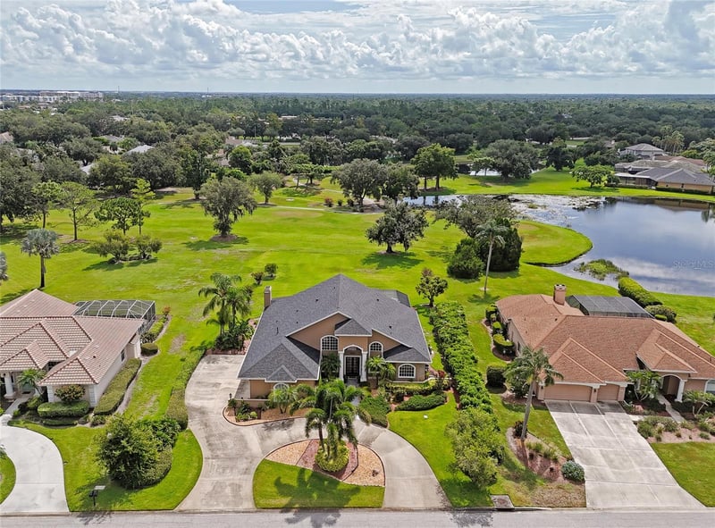 6213 Glen Abbey Ln, Bradenton, FL 34202