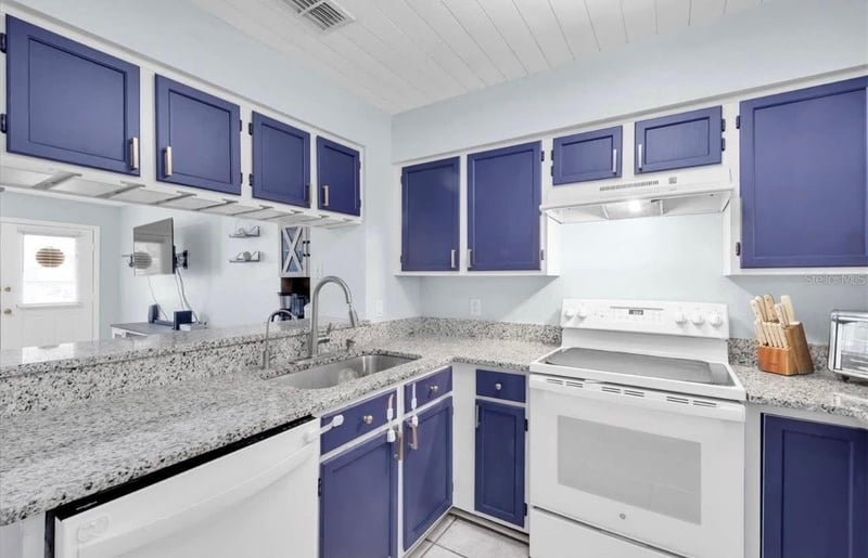 11338 Stratton Park Dr, Temple Terrace, FL 33617