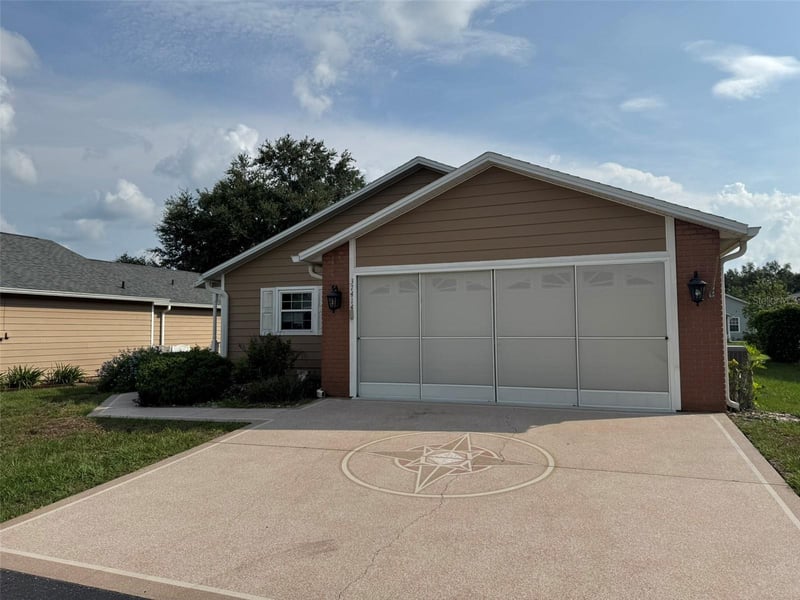 37414 Castleberry Dr, Zephyrhills, FL 33542