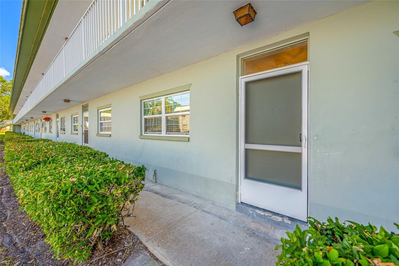 1433 S Belcher Rd #F9, Clearwater, FL 33764