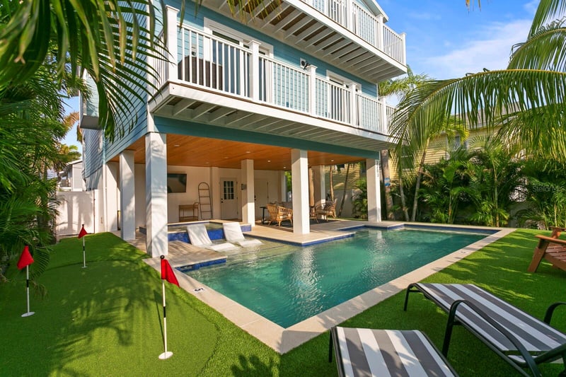 2203 Avenue B, Bradenton Beach, FL 34217