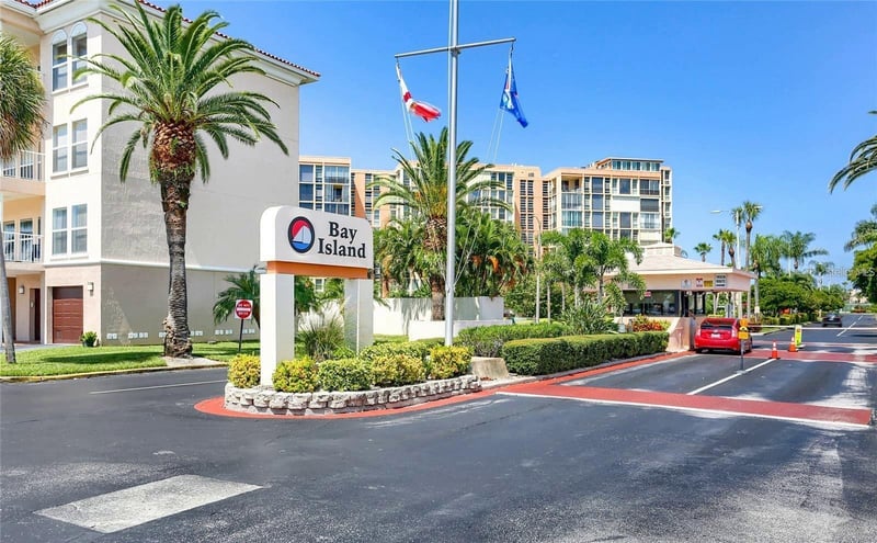 7665 Sun Island Dr S #409, South Pasadena, FL 33707
