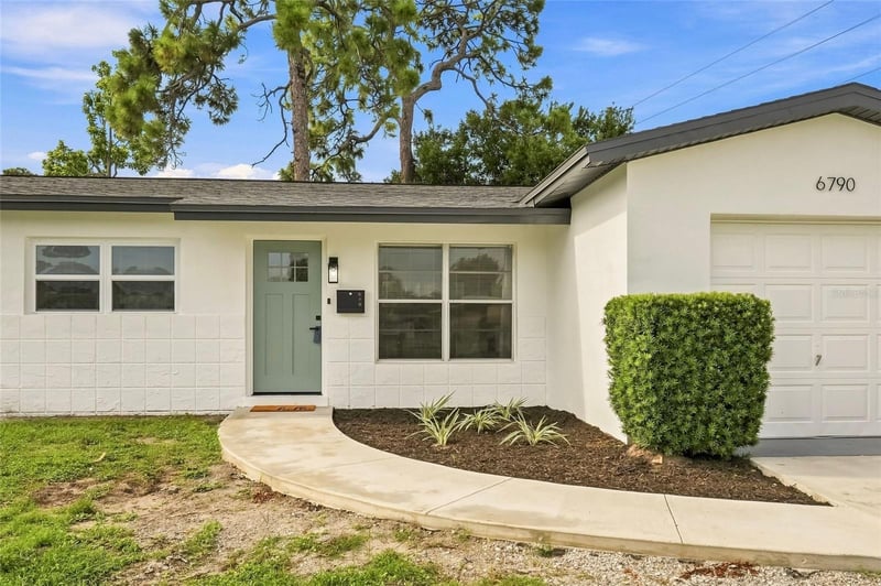 6790 32nd Ave N, St Petersburg, FL 33710
