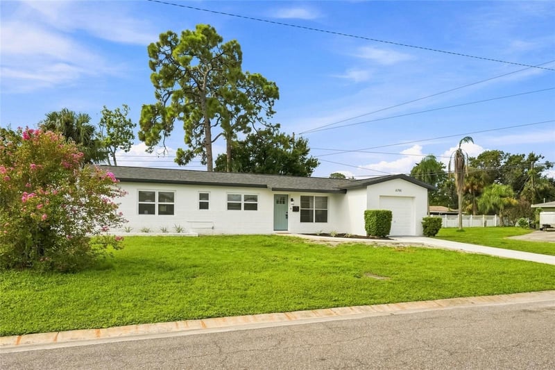 6790 32nd Ave N, St Petersburg, FL 33710