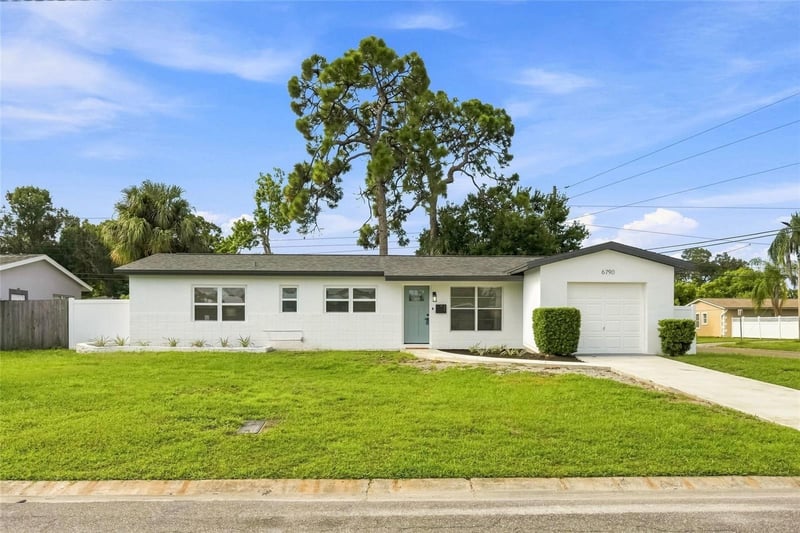 6790 32nd Ave N, St Petersburg, FL 33710