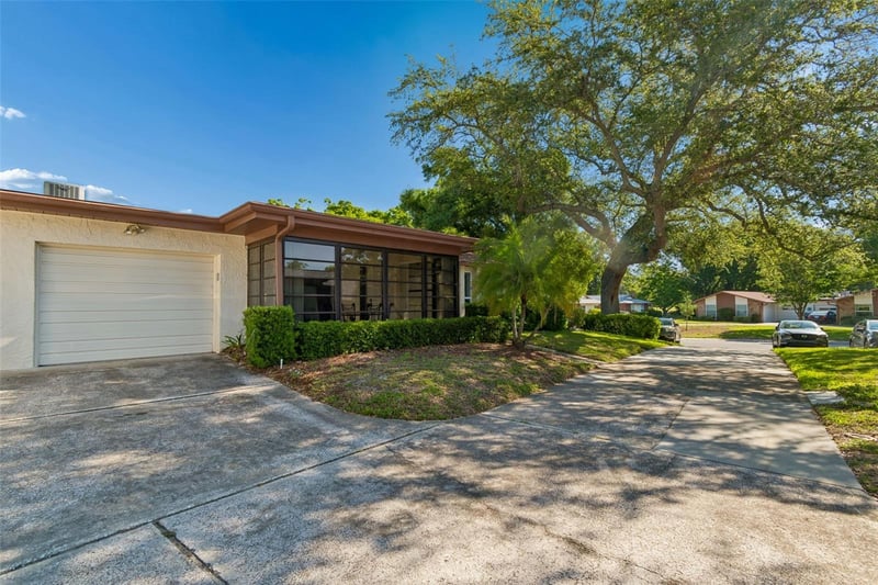 2150 Shelly Dr #B, Palm Harbor, FL 34684