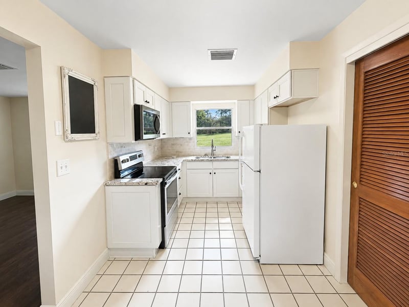 37701 Camphor Dr, Dade City, FL 33525