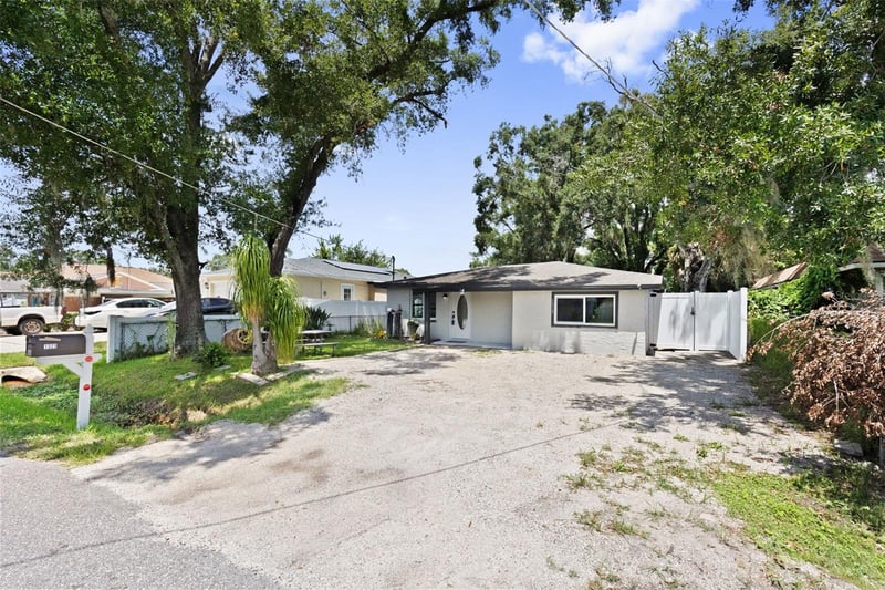 1523 W Broad St, Tampa, FL 33604