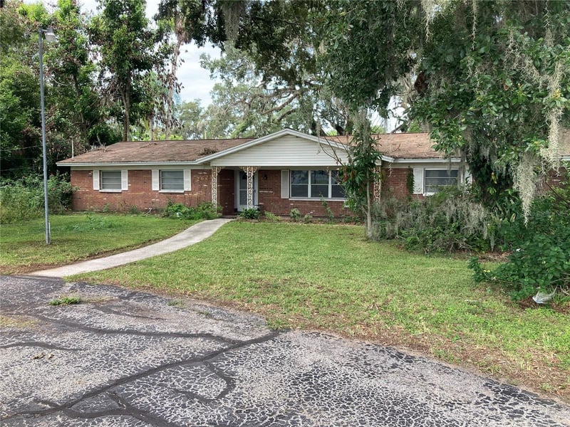 2629 S Parsons Ave, Seffner, FL 33584