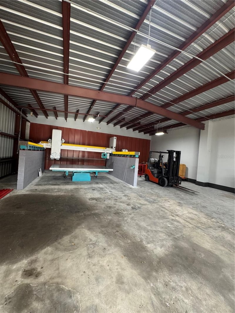 4825 N Lauber Way, Tampa, FL 33614