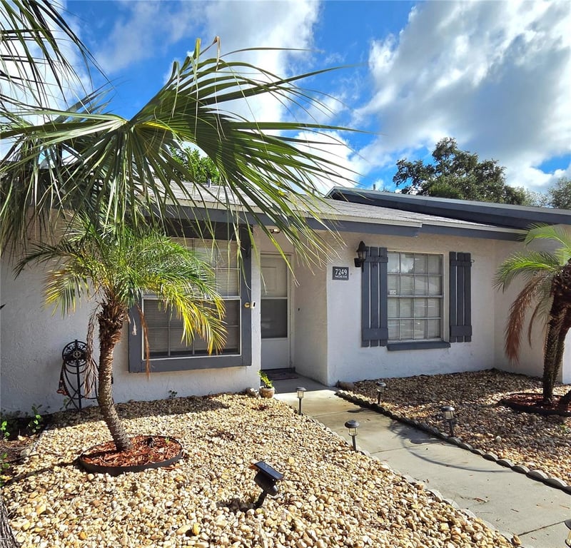 7249 Parkside Villas Dr N, St Petersburg, FL 33709