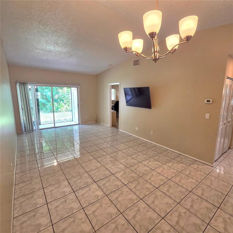 7249 Parkside Villas Dr N, St Petersburg, FL 33709
