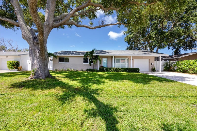 1744 Harbor Cir E, Largo, FL 33770