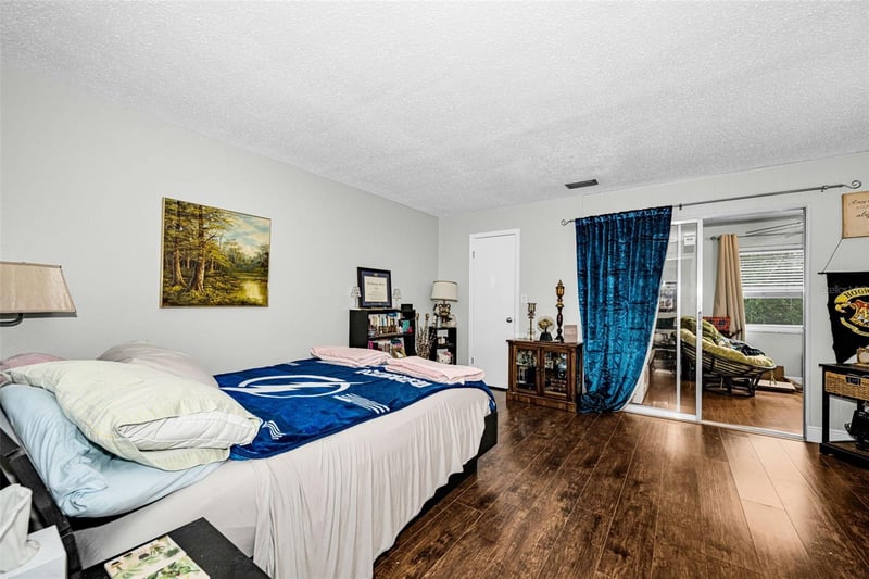 5060 76th Ave N #401, Pinellas Park, FL 33781