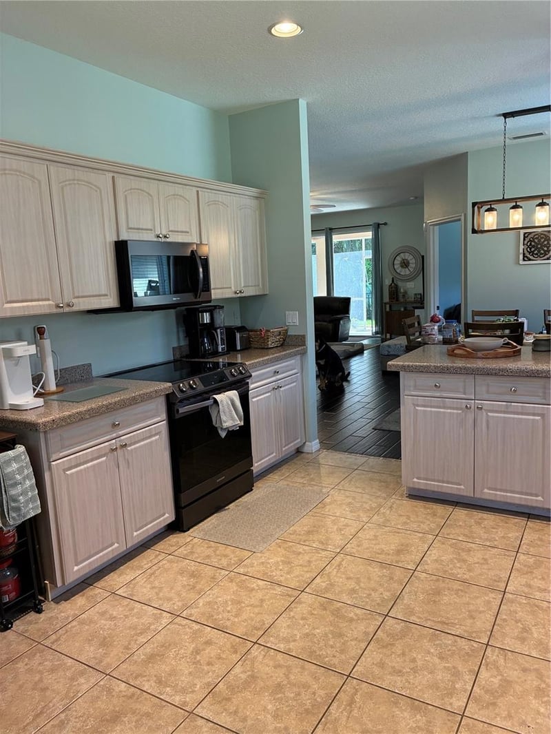 8872 Founders Cir, Palmetto, FL 34221
