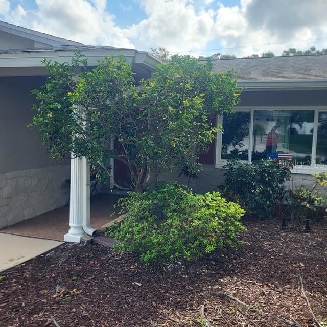 9039 Briarwood Dr, Seminole, FL 33772