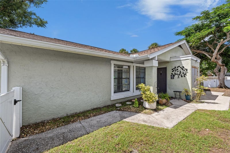 10318 Rosemount Dr, Tampa, FL 33624